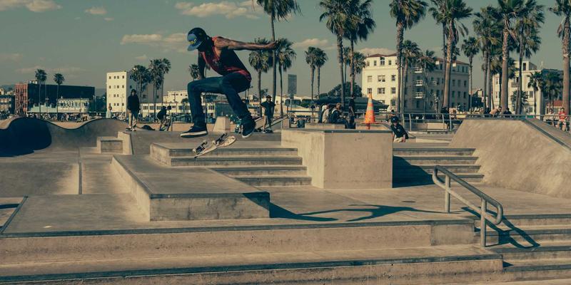 深圳万世达43:消费电子与物联网浪潮中的创新领航者